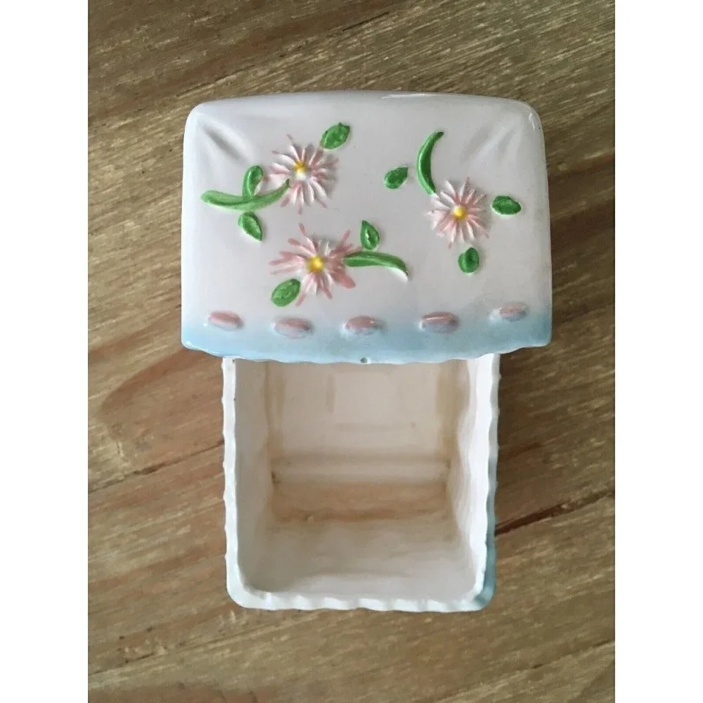 Vintage Rubens, L.A. Baby Nursery Planter Cradle Lambs Flowers 130X Japan 1966